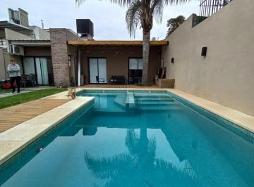 Casa de 5 ambientes, Morón · Moderno Chalet en La Mejor Zona de Castelar 6 Amb U$d 375.000
