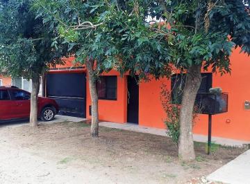 FACHADA DE LA CASA · Casa con Quincho y Pileta
