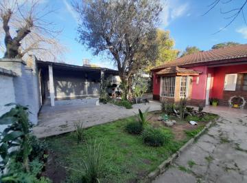 Casa · 190m² · 5 Ambientes · 2 Cocheras · Casa 5 Ambientes en Pilar - Apta Crédito
