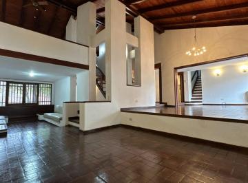Casa de 16 ambientes, Córdoba · Calle Gregorio Velez 3100
