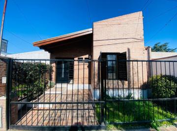 Casa · 76m² · 3 Ambientes · 1 Cochera · Casa en Venta en Gonnet