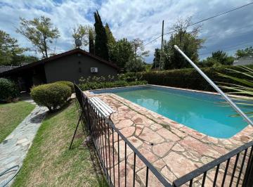 Casa de 4 ambientes, Pilar · Chalet con Pileta en Barrio de Vicenzo Grande