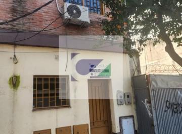 Casa · 324m² · 3 Ambientes · Casa a Refaccionar o Demoler en Venta Bolivar Al 800