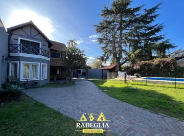 Casa de 4 ambientes, Almirante Brown · Alquiler de Casa 5 Ambientes en Burzaco, Almirante Brown