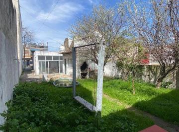 Casa · 105m² · 3 Ambientes · 2 Cocheras · Casa a Mejorar - Lote 8,66x31 - Jardin - Garage - Losa