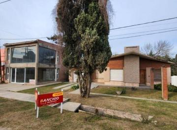 Casa · 163m² · 9 Ambientes · 1 Cochera · Brigadier Lopez Nº 350
