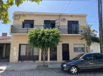 Casa · 150m² · 5 Ambientes · 1 Cochera · Vivienda Multifamiliar a La Venta en San Fernando.