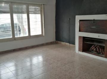 PH de 4 ambientes, Lanús · PH Al Frente Compuesto de 2 Departamentos. 232 m² Totales!