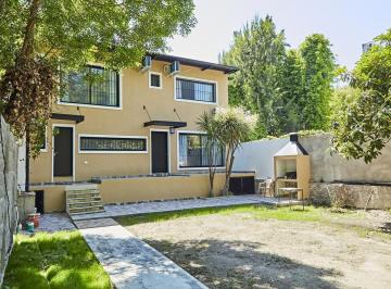 Casa · 210m² · 4 Ambientes · Casa - en Venta en Tigre Refaccionada a Nuevo