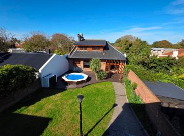 Casa de 6 ambientes, Mar del Plata · En Venta Chalet de 6 Ambientes, Garage, Parque, Quincho. Zona Constitución
