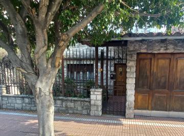 Casa de 3 ambientes, Avellaneda · Casa en Venta, a 2 Cdras de H. Yrigoyen y 1 de Av Galicia. Avellaneda