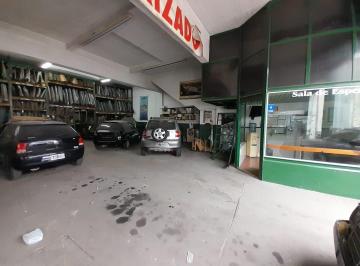Local comercial , Vicente López · Local Comercial/galpon Sobre San Martin. Zona Muy Transitada.