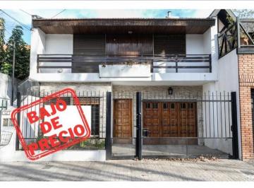 Casa · 181m² · 5 Ambientes · 2 Cocheras · Chalet 5 Ambientes con Pileta en Venta en Villa Sarmiento