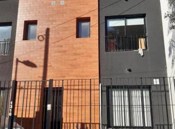 PH · 49m² · 1 Dormitorio · Pompeya Impecable PH 2 Ambientes a La Calle C/patio