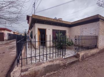 Casa · 98m² · 3 Ambientes · 1 Cochera · Casa a La Venta en Carrodilla