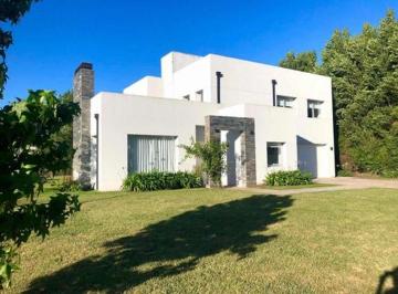 Casa · 210m² · 5 Ambientes · 4 Cocheras · Barrio Privado Rumenco Alquiler Marzo a Diciembre Rumenco