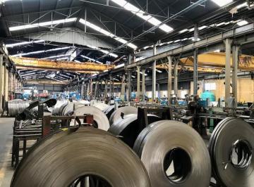 Bodega-Galpón , Lomas de Zamora · 5150 m² Nave Industrial Oficinas Salida a 3 Calles 2 Transformadores de 500kva