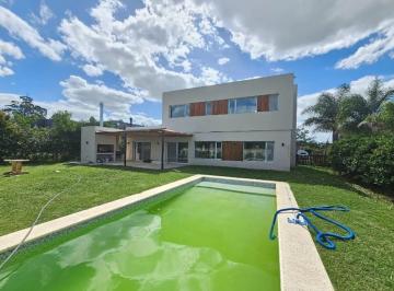 Casa · 225m² · 6 Ambientes · 3 Cocheras · Casa en Venta 6 Ambientes, Barrio San Matías