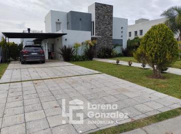 Casa · 250m² · 4 Ambientes · 4 Cocheras · Haras Santa Maria, Casa en Alquiler Temporario