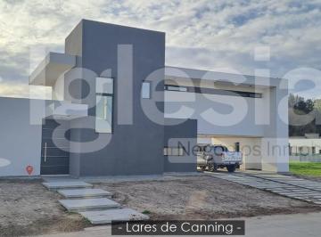 Casa de 4 ambientes, Ezeiza · Casa Estilo Minimalista en Barrio Lares de Canning.