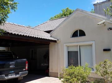 Casa de 5 ambientes, Presidente Perón · Hermosa Casa con Parque y Piscina