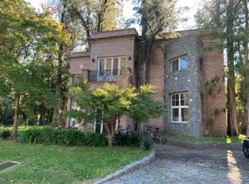 Casa de 10 ambientes, Berazategui · Club El Carmen - Casa Amplia C/pileta S/2 Lotes