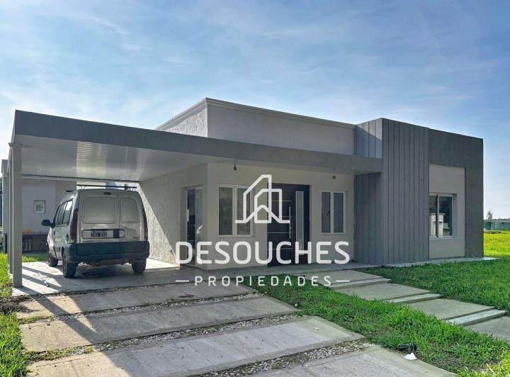 Casa · 169m² · 4 Ambientes · 2 Cocheras