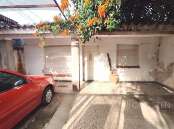 Ingreso · Casa en Venta. 2 Dorm. y Patio. Barrio Sargento Cabral. Lavaisse 1500