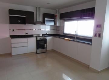 Casa · 135m² · 5 Ambientes · 1 Cochera · Casa 2 Dorm. C/cochera - Pje Montt 600