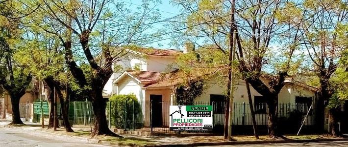 Casa · 149m² · 6 Ambientes · 1 Cochera