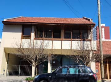 Casa · 170m² · 4 Ambientes · Chalet en 9 de Julio y Olazabal