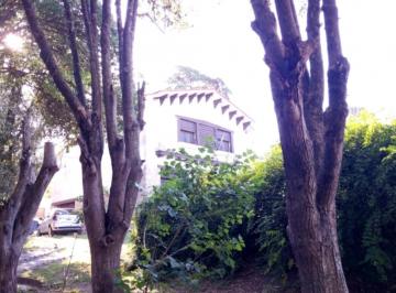 Casa de 10 ambientes, La Falda · Chalet Estilo Europeo en Sierras de Córdoba