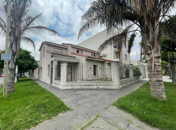 Casa · 192m² · 5 Ambientes · 1 Cochera · Casa 5 Amb. 192 m² Cub. C/ Cochera - Solo Uso Profesional - Villa Luzuriaga