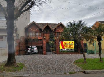 Casa de 4 ambientes, Esteban Echeverría · Chalet en Zona Centrica de Monte Grande