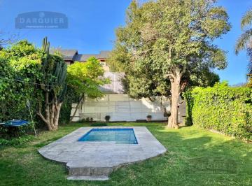 Casa · 377m² · 2 Dormitorios · 1 Cochera · Casa en Adrogue