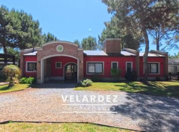Casa · 196m² · 6 Ambientes · 1 Cochera · Casa en Alquiler Temporal en Pinamar