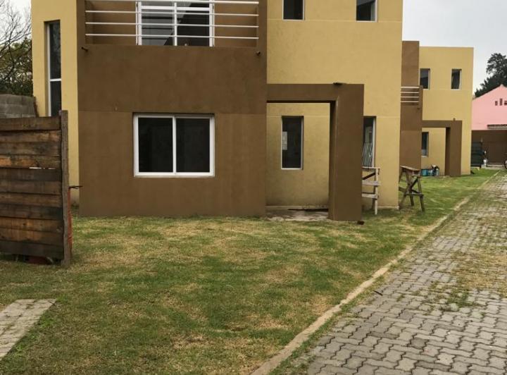 Casa · 70m² · 3 Ambientes · 1 Cochera