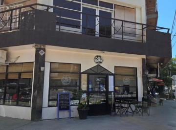 Local comercial · 425m² · Esquina S/lote Propio 3 Locales Mas Salon de Fiestas 425 m²
