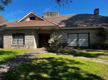 Terreno · 350m² · 8 Ambientes · 3 Cocheras · ¡Imperdible! Lote Doble Frente con Casa en Esquina – Acassuso