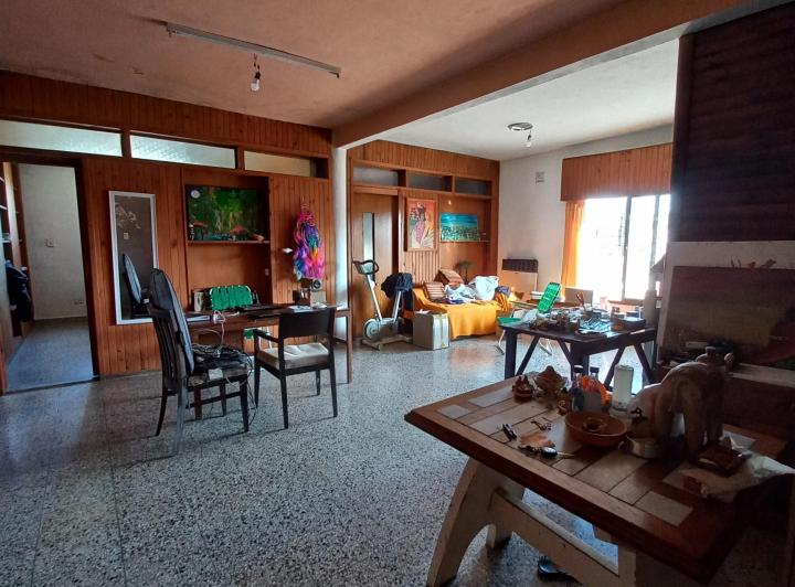 Depósito · 750m² · 8 Ambientes · 10 Cocheras