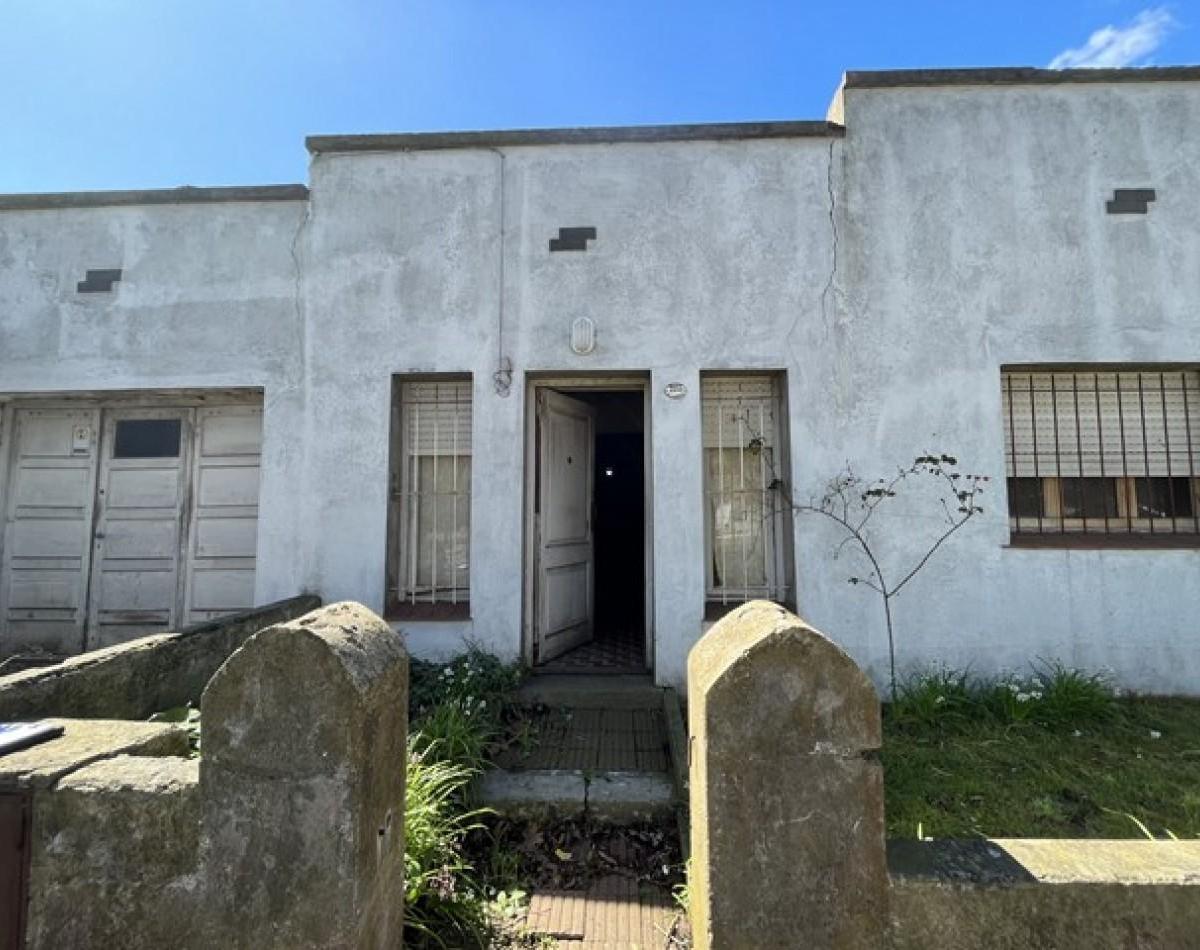 Lote Ver datos=444 m2 con construcción a reciclar ó demoler