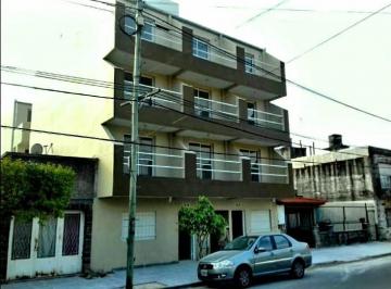 Departamento de 2 ambientes, La Matanza · Departamento de 32 m² con 1 Dormitorio en Venta en Ramos Mejía (Tercer Piso por Escalera)