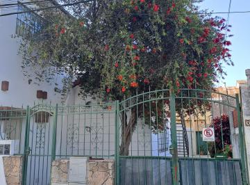 FRENTE · Casa en Venta - Gran Oportunidad!