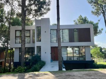 Casa de 9 ambientes, Costa Esmeralda · Maritimo III - 6 Suites C/piscina Climatizada y Spa