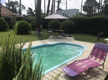 Casa · 97m² · 4 Ambientes · 2 Cocheras · Alquiler Temporal 3 Dorm. con Piscina Punta del Este