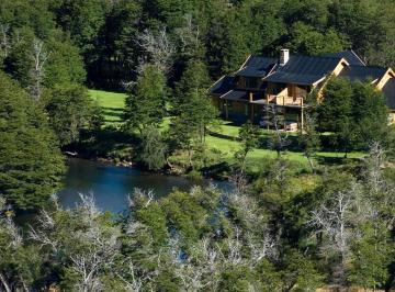 Casa · 40000m² · 7 Dormitorios · Alq. Turistico - Hotel Full House en El Parque Nacional Lanin