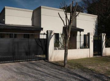 Casa · 532m² · 3 Dormitorios · 1 Cochera · Casa en Villa Margarita, Lobos