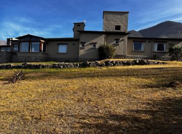 Casa · 320m² · 5 Ambientes · 2 Cocheras · Casa en Venta en Tafi del Valle, La Quebradita