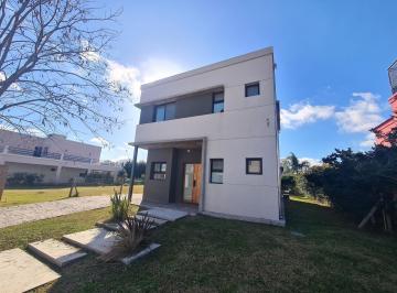Casa · 125m² · 4 Ambientes · 2 Cocheras · Casa a Estrenar en Barrio Cerrado La Agustina