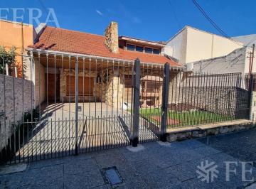 Casa · 128m² · 4 Ambientes · 2 Cocheras · Venta Casa Para Dos Familias en Villa Dominico